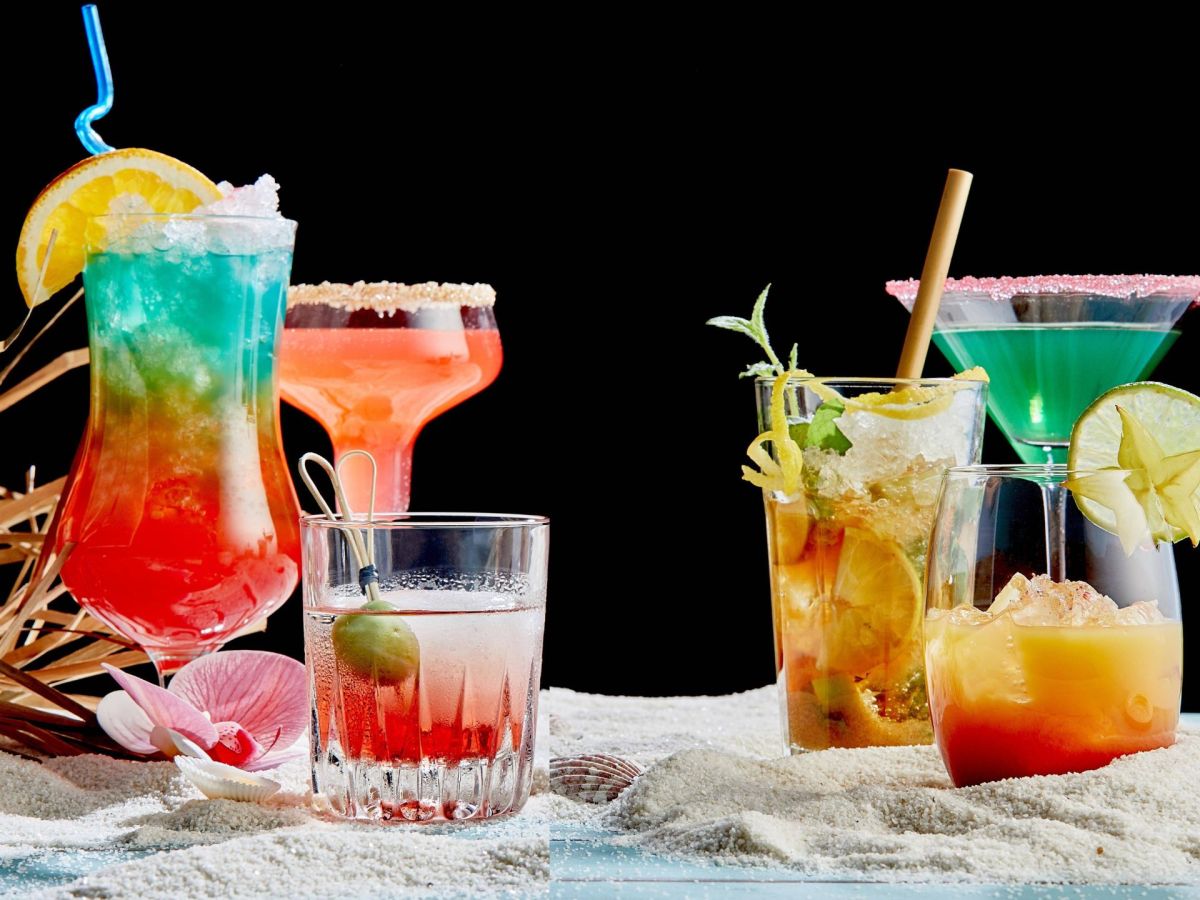 Ein fruchtiger Cocktail-Klassiker versetzt dich in Sommer-Laune? Wir haben die Rezepte vieler Cocktails auf einen Blick für dich hier.