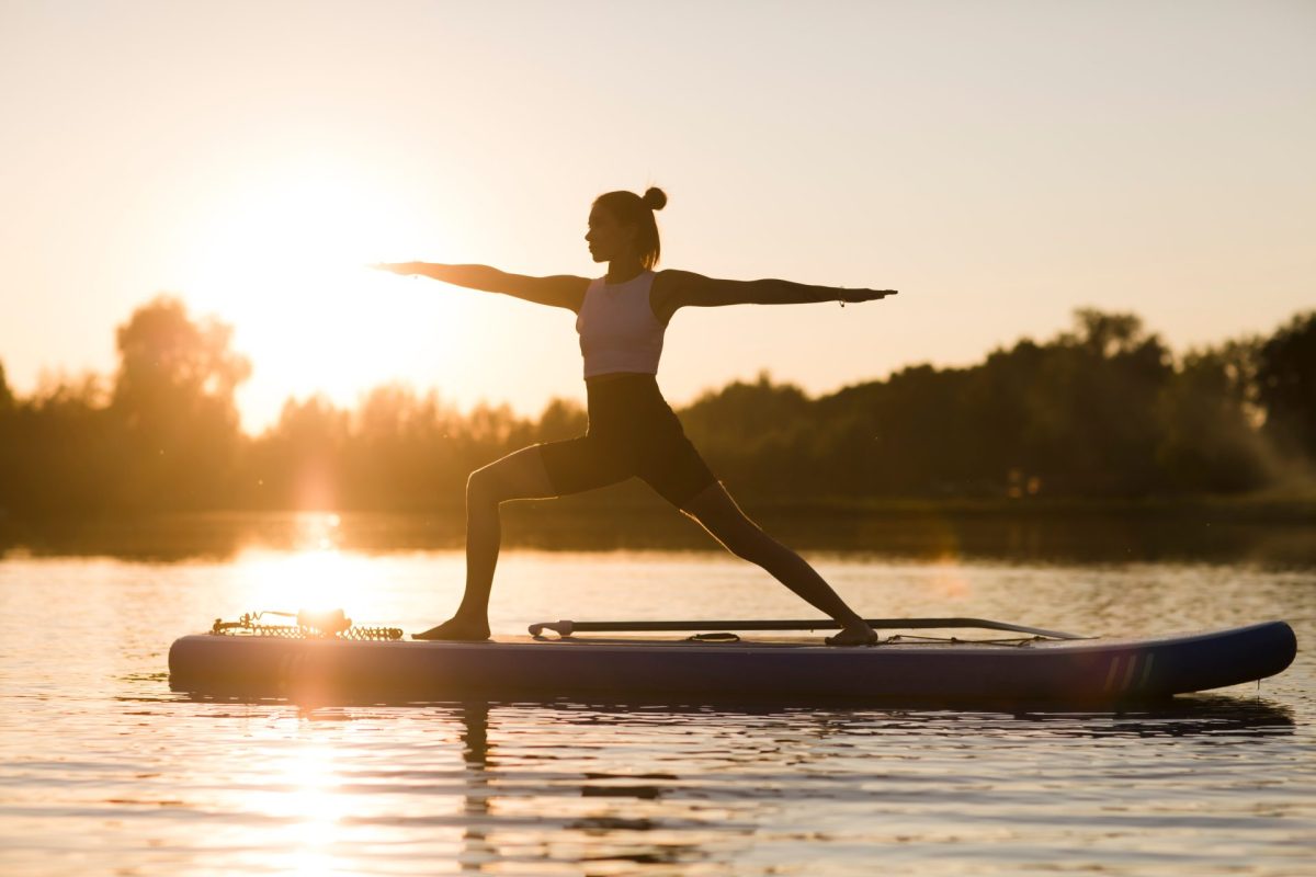 Frau SUP-Yoga