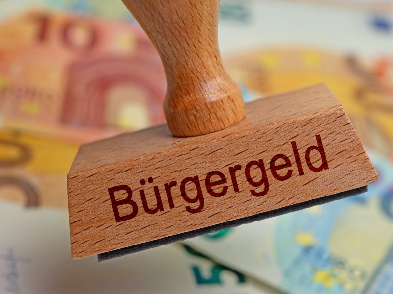 Ein Stempel mit der Aufschrift "Bürgergeld".