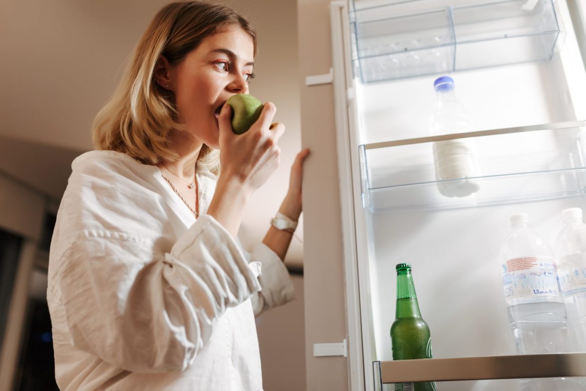 Frau Apfel Kühlschrank