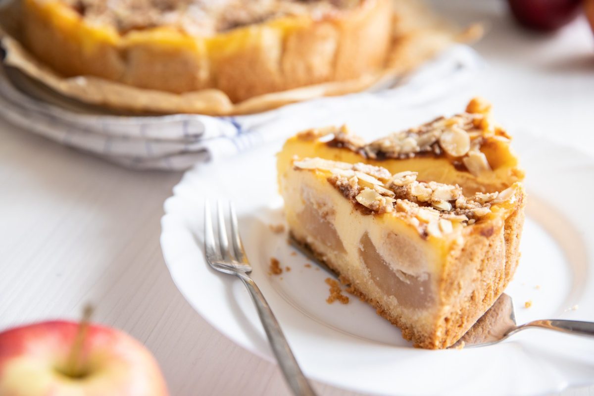 Apfelkuchen mit Marzipan