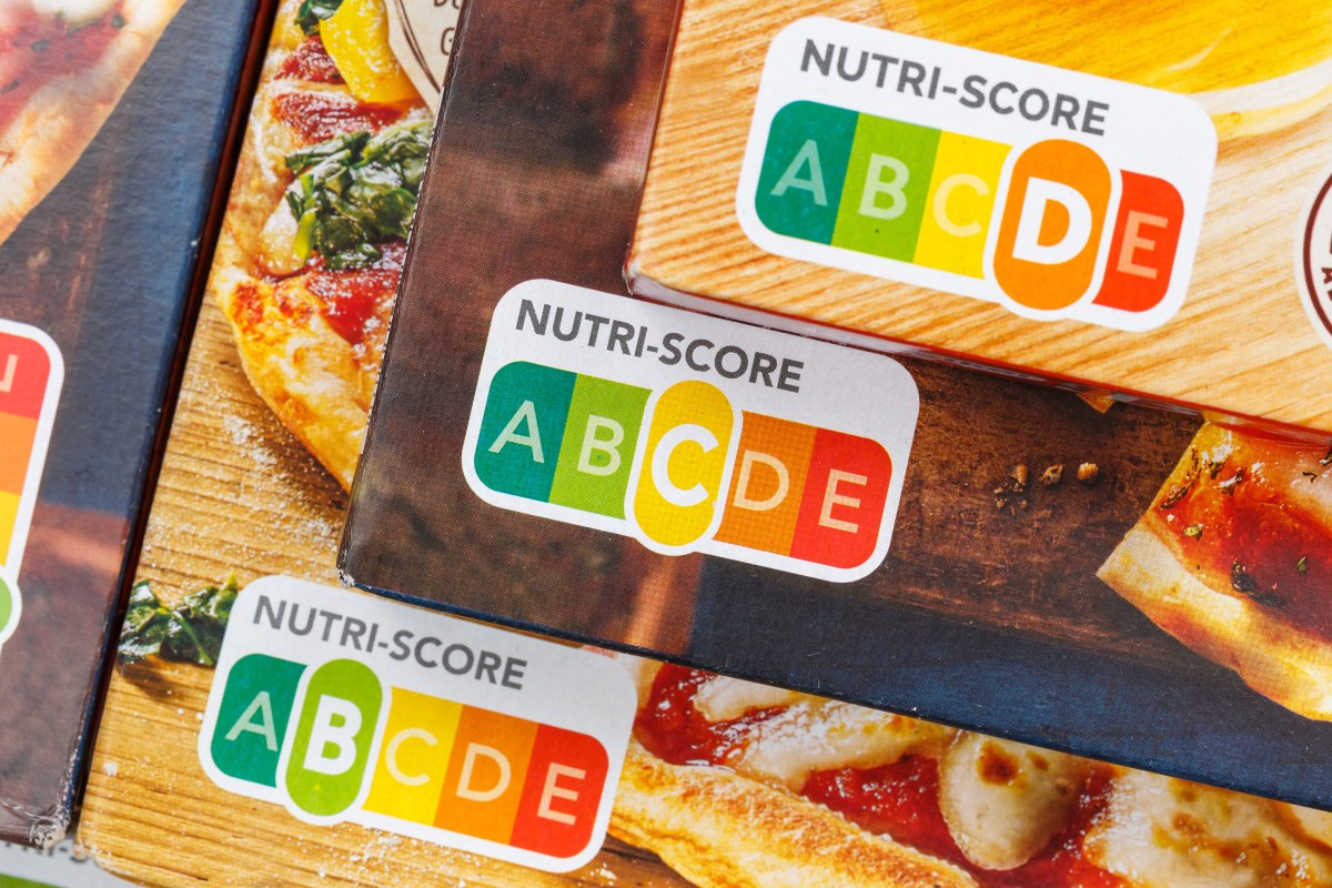 Der Nutri-Score soll veranschaulichen, wie niedrig oder hoch der Nährstoffgehalt eines bestimmten Fertigproduktes ist. Nun soll es ab 31. Dezember Änderungen geben. Wir sagen dir, welche.