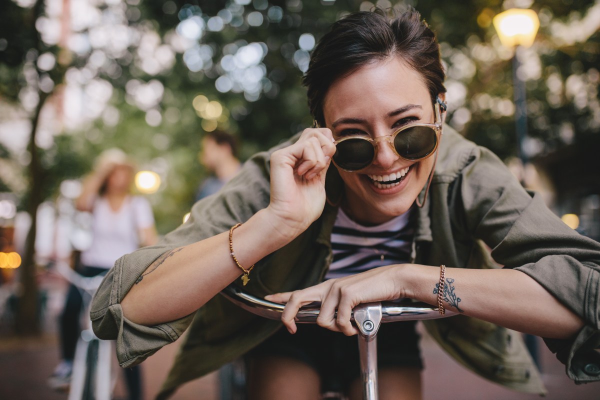 Wohnort beeinflusst Psyche Frau auf Fahrrad