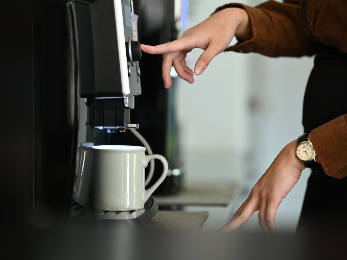 Du willst mit deiner Kaffeemaschine Strom sparen? So funktioniert es