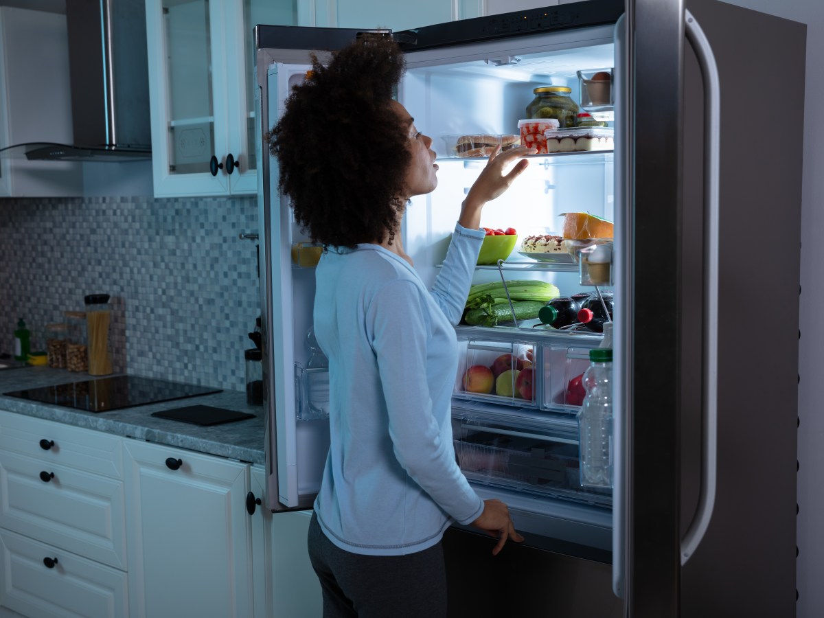 Wasserpfützen im Kühlschrank: Das ist die Ursache & so vermeidest du sie