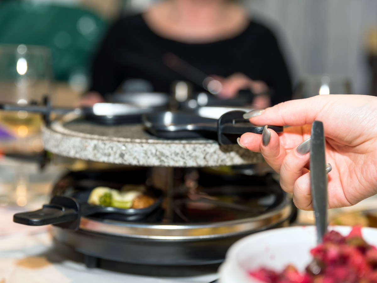 Raclette reinigen: So wird es wieder richtig sauber