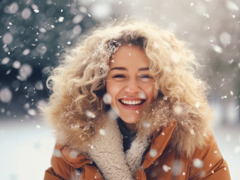 Sicher unterwegs, auch bei widrigen Wetterbedingungen: Die besten Tipps, damit du auch bei Schnee und Glätte sicher ans Ziel kommst.