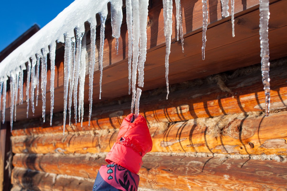 Eiszapfen am Haus