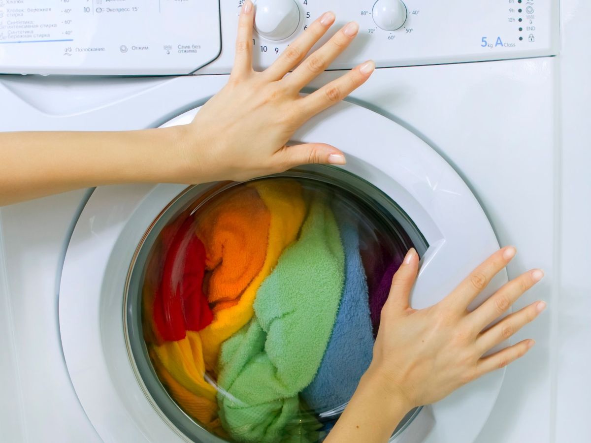 Deine Waschmaschine wandert beim Schleudern? 5 Tipps, die helfen können