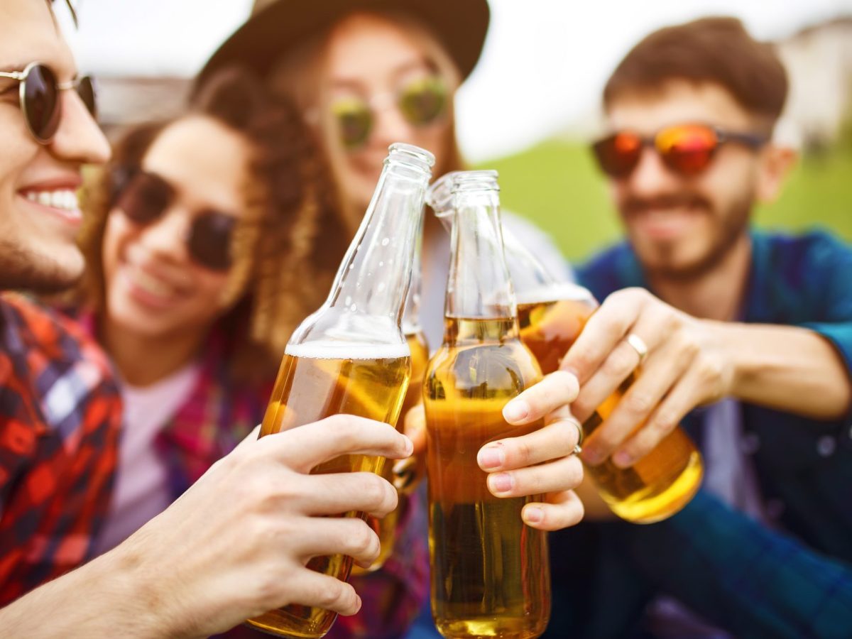 Daydrinking: Wird man von Alkohol tagsüber schneller betrunken?