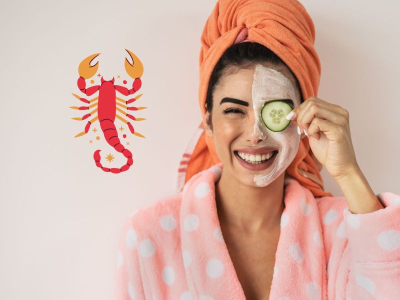 Frau mit Gesichtsmaske: Gesundheitshoroskop 2024 für Sternzeichen Skorpion