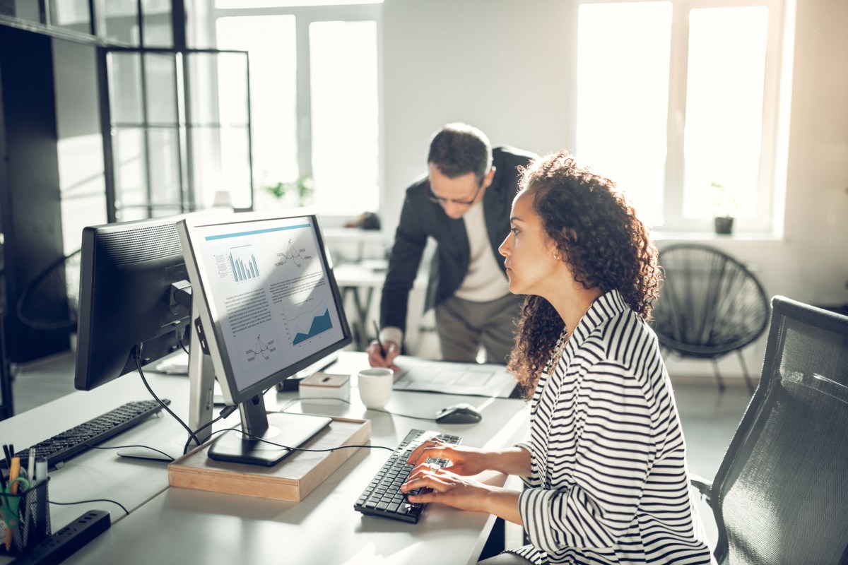 Frau als virtuelle Assistenz: Side Hustle und andere Hobbys für das Sternzeichen Jungfrau