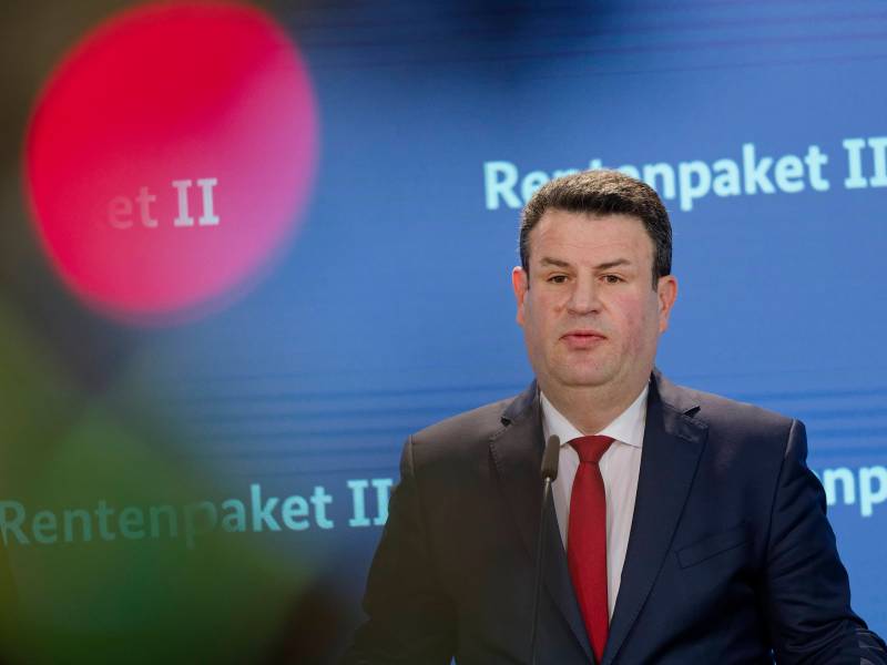 Bundesarbeitsminister Hubertus Heil bei der Pressekonferenz zur Vorstellung des Rentenpaket II.