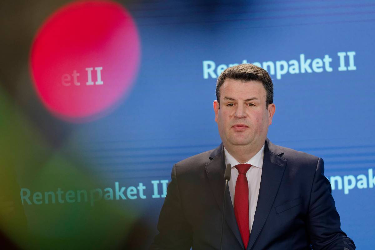 Bundesarbeitsminister Hubertus Heil bei der Pressekonferenz zur Vorstellung des Rentenpaket II.