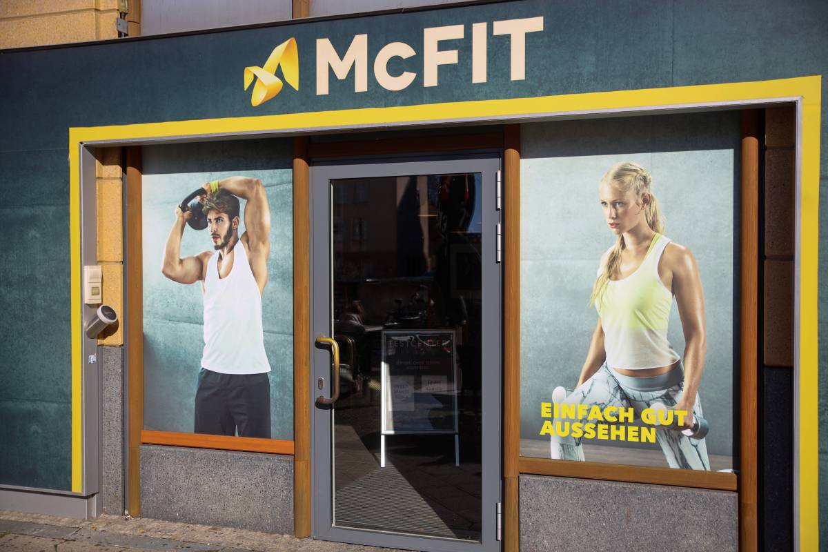 McFit ist eine der bekanntesten Fitnessstudio-Ketten überhaupt. Aber wer steckt eigentlich dahinter? Alle Details, auch zum traurigen Schicksal des Gründers.