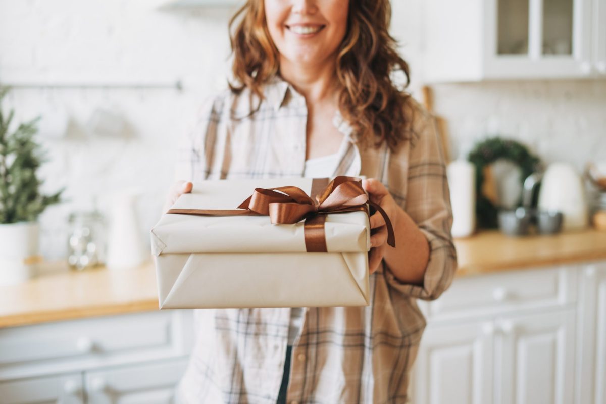 Frau Geschenk