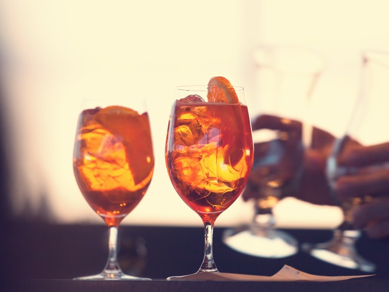 Sunset Spritz mit Aperol: Rezept für Cocktail