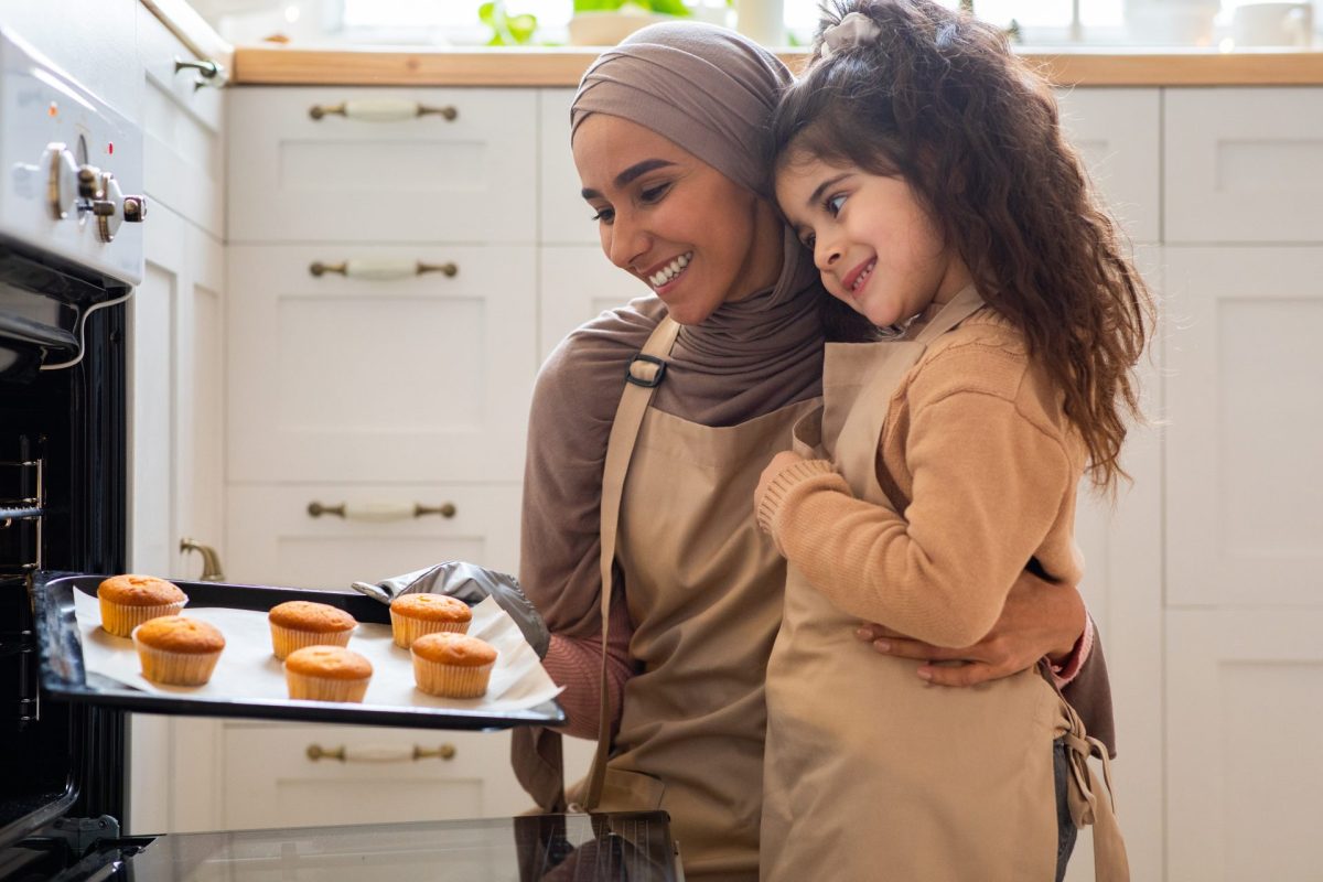 Mutter Tochter backen