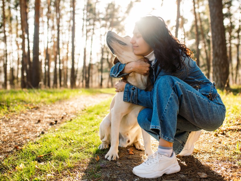 gemeinsamer Frühling mit Hund