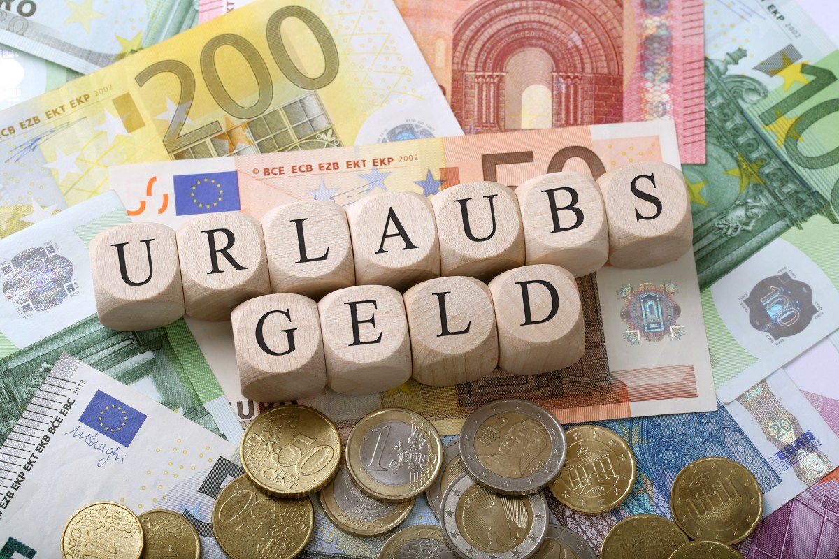 Auf Holzwürfeln steht das Wort 
