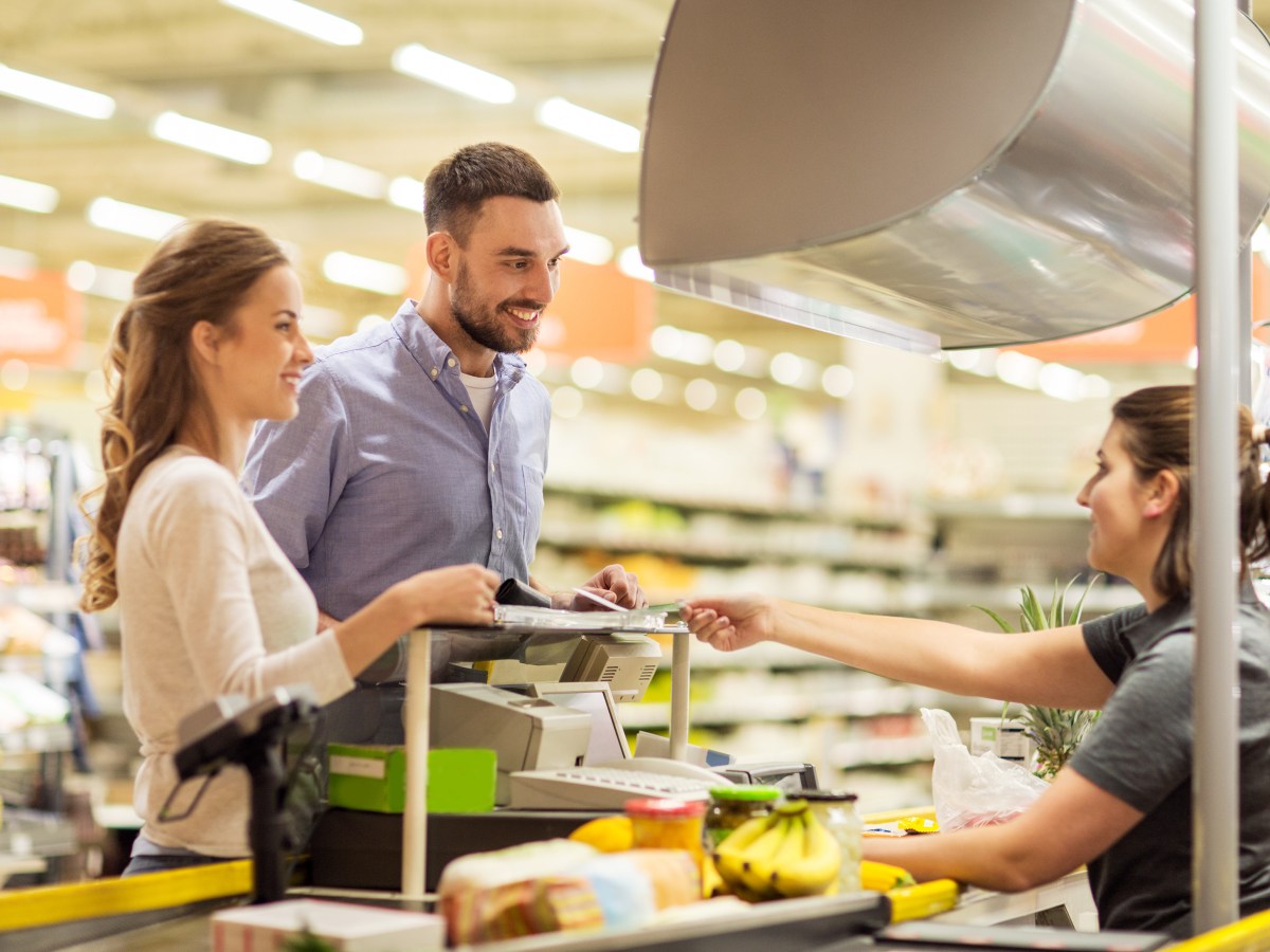 Gehalt: So viel Geld verdienen die Kassierer bei Lidl