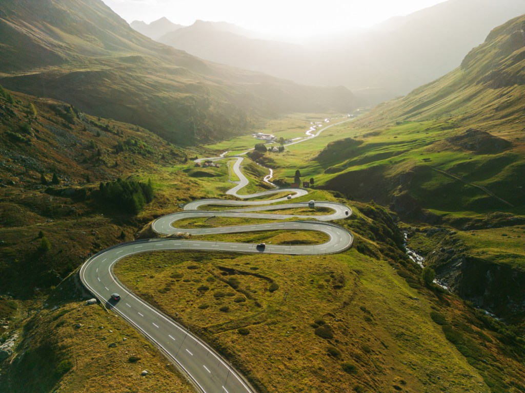 Die Schweizer Alpen sind ein Teil der Alpen und das Hochgebirge der Schweiz.