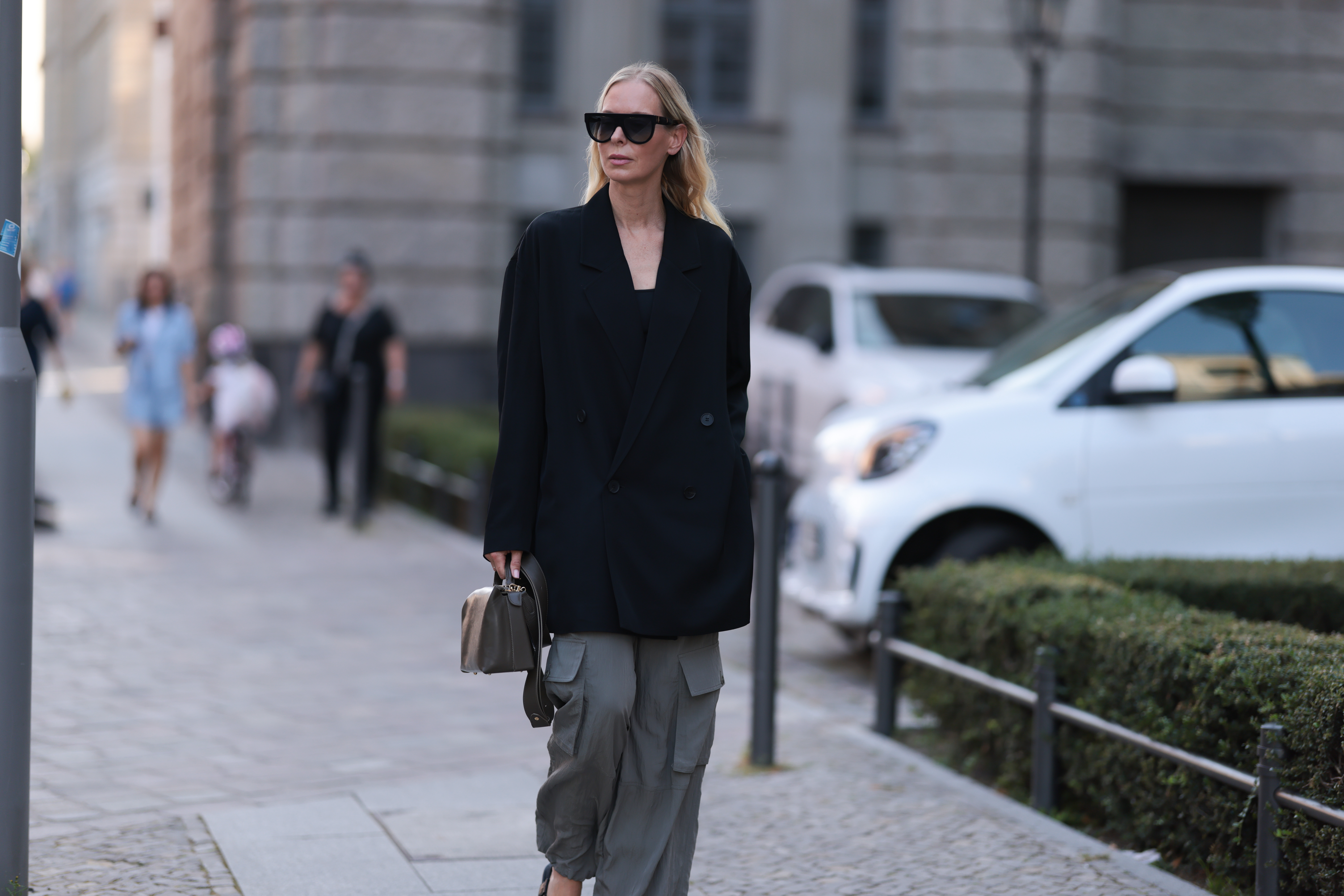 Fashion-Must-Have-Diese-Trendhose-darf-2025-in-keinem-Kleiderschrank-fehlen