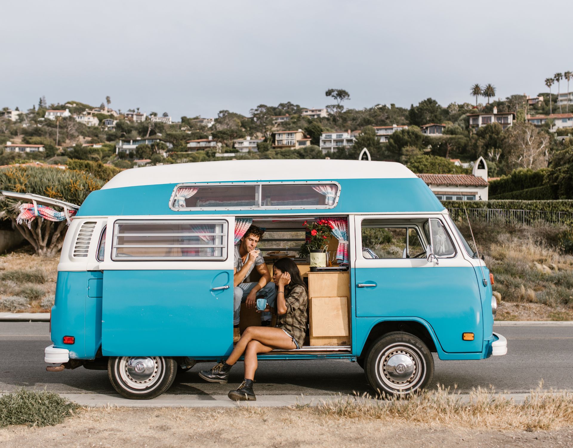 Vanlife-Van-Camper-Wohnmobil-Wohnwagen-was-sind-die-Unterschiede-