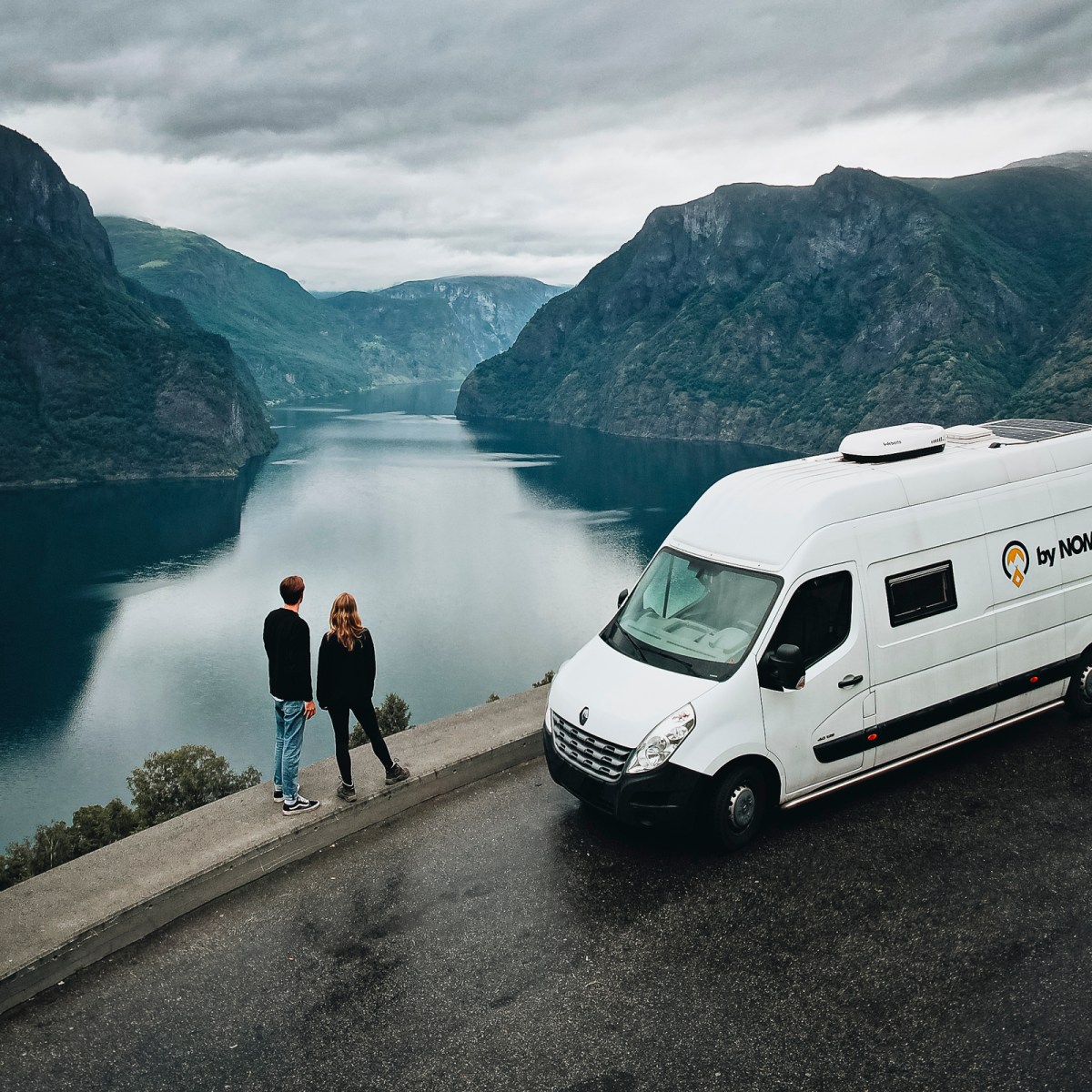 Interview mit by NOMADS: Schritt für Schritt zum eigenen Camper – ein Leitfaden für Einsteiger