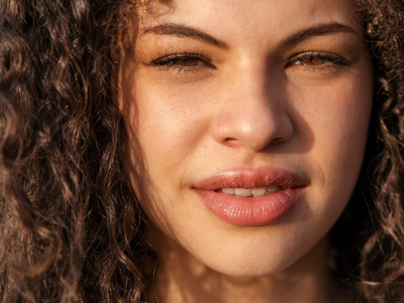 ÖWC Methode: Für deine Haarpflege (Frau mit Locken)