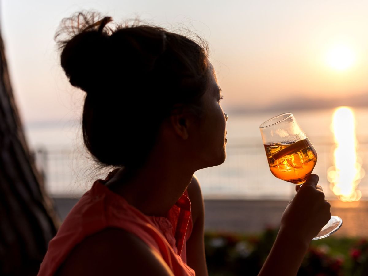 Frau Sonnenuntergang Aperol Cocktail