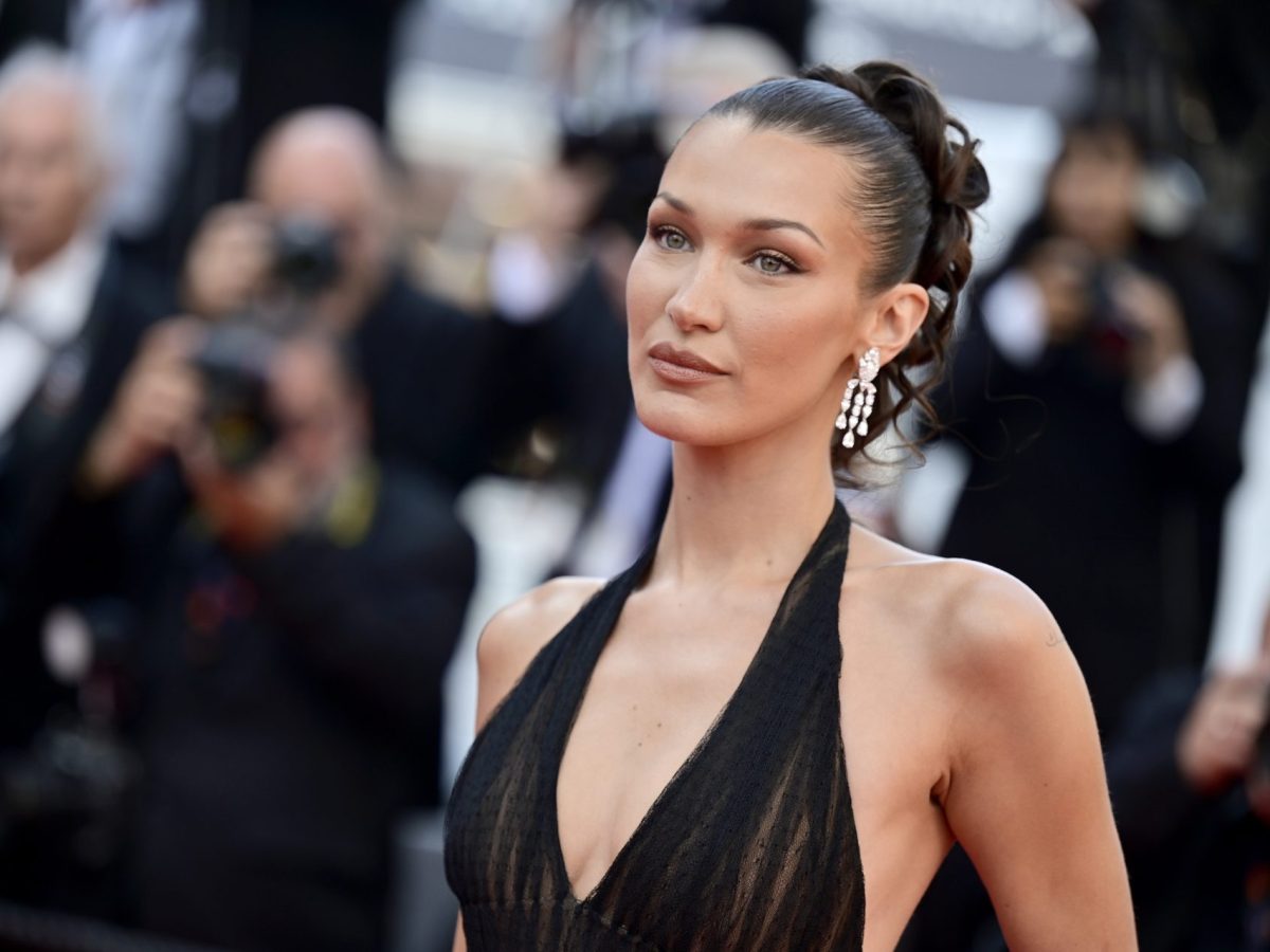 Ohne Foundation: Mit diesem Produkt kreiert Bella Hadid den perfekten Teint