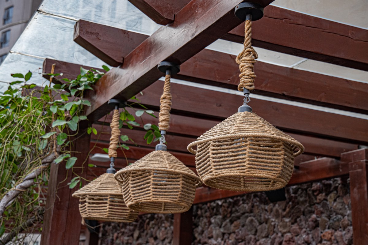 DIY Idee: Lampe aus Korb basteln