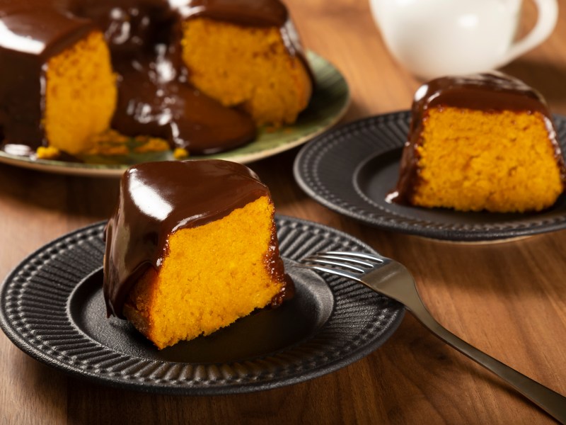Bolo de Cenoura: Brasilianischer Karottenkuchen mit Nutella