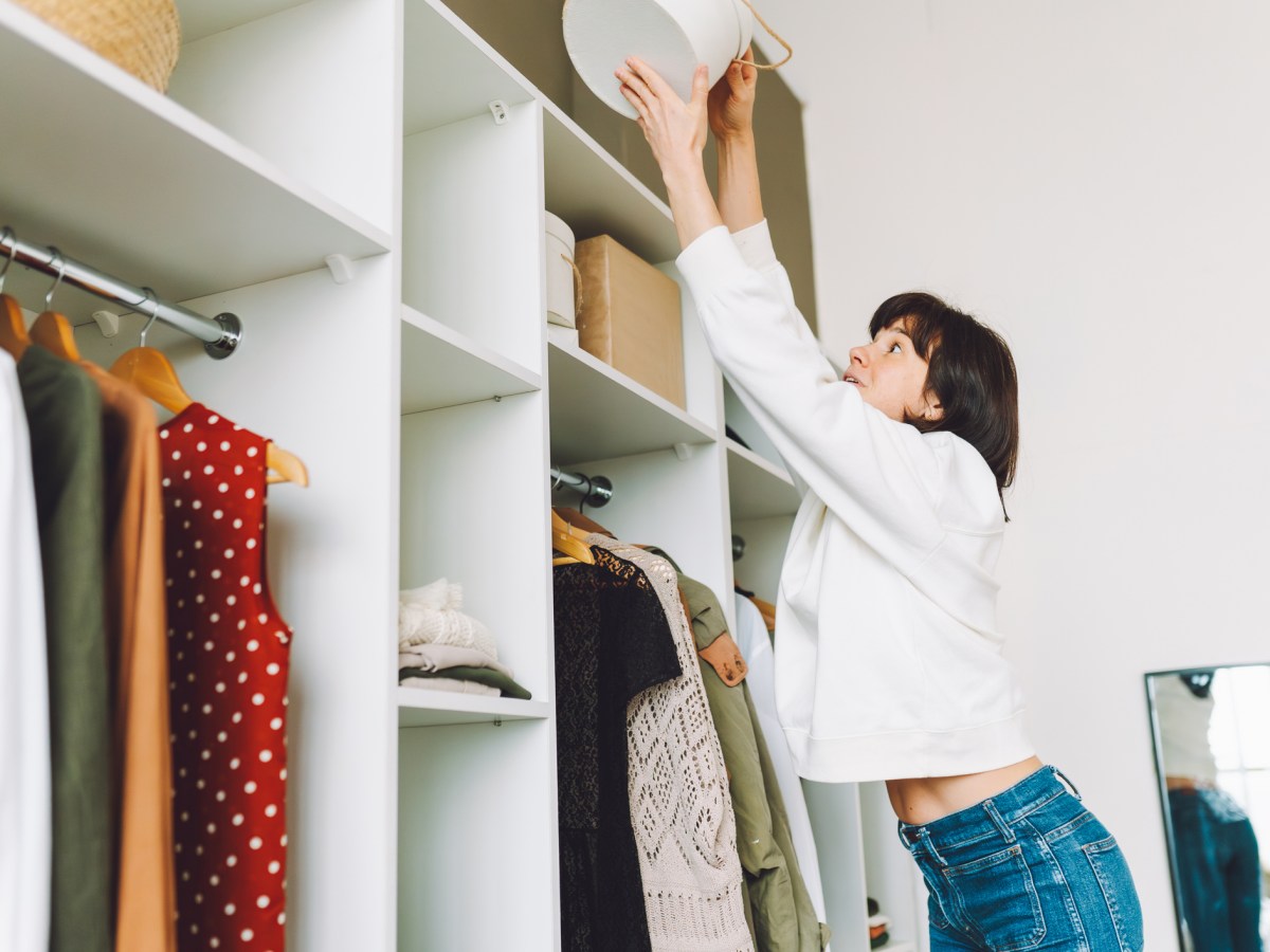 DIY Idee: Darum braucht dein Kleiderschrank eine ausziehbare Stange
