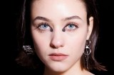 Frau mit leichtem Make up