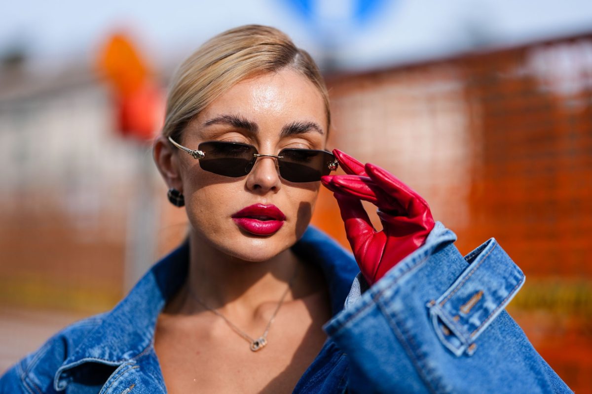 Der Babyboomer-Lippenstift gehört zu den Make up Trends 2025.
