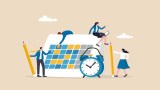 Geschäftsleute und Geschäftsfrauen arbeiten am Kalenderplaner, um Urlaub zu organisieren.