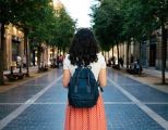 Frau alleine Backpack