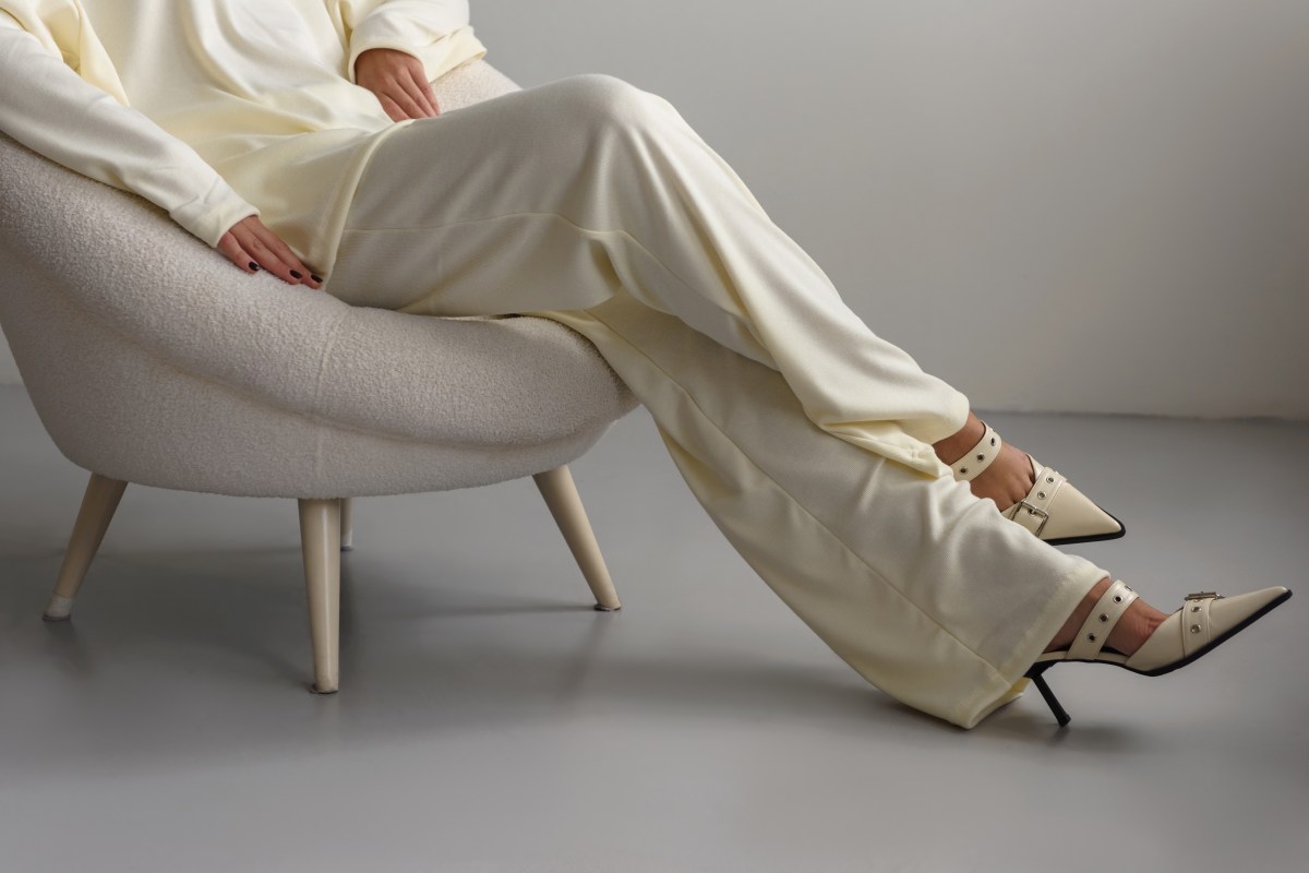 Frau mit Hose