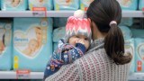 Du kaufst Pampers? Dann solltest du dir diese 3 verrückten Facts über den Windelhersteller mal ansehen.