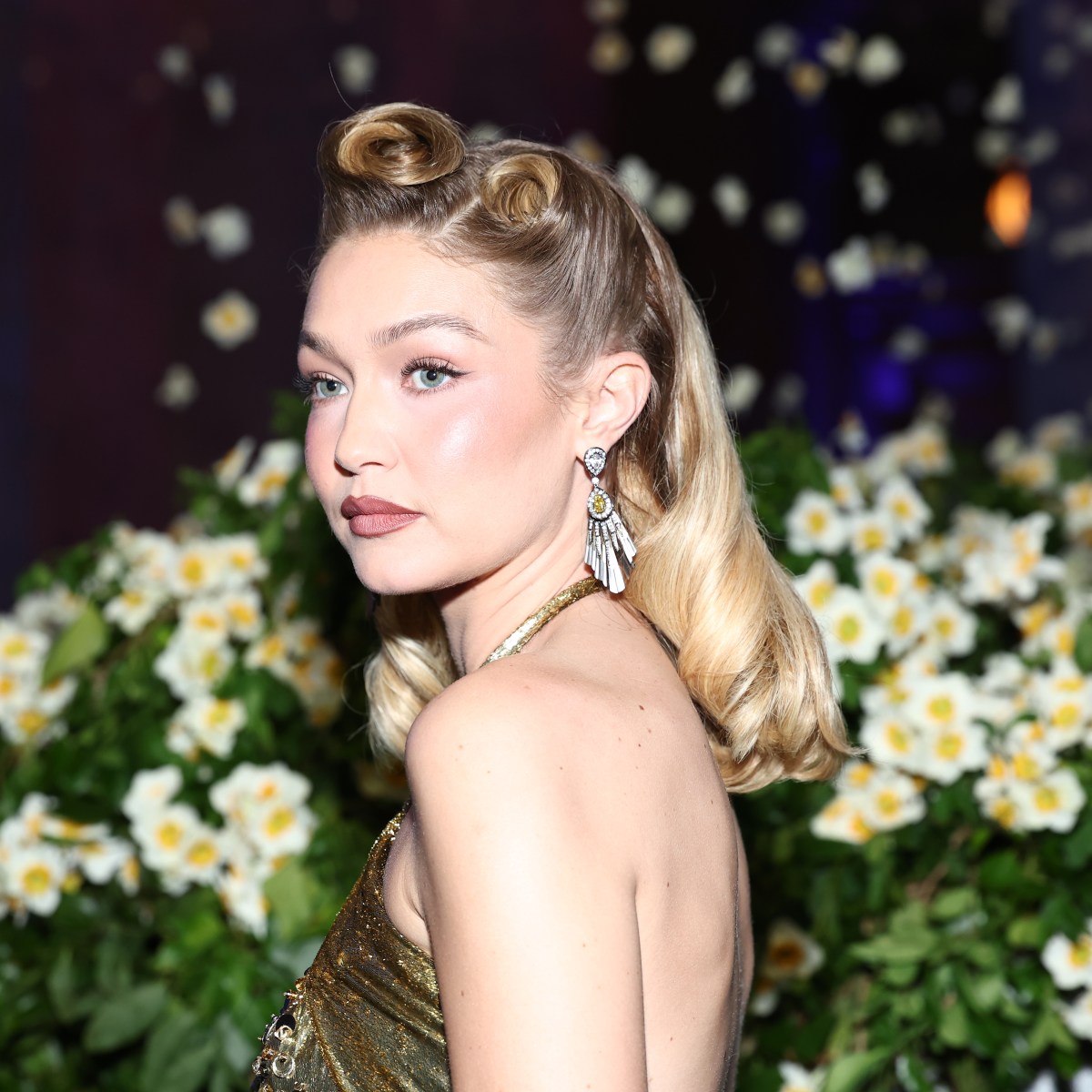 Birthday-Twins? Gigi Hadid & Bradley Cooper im Partnerlook zum 30.