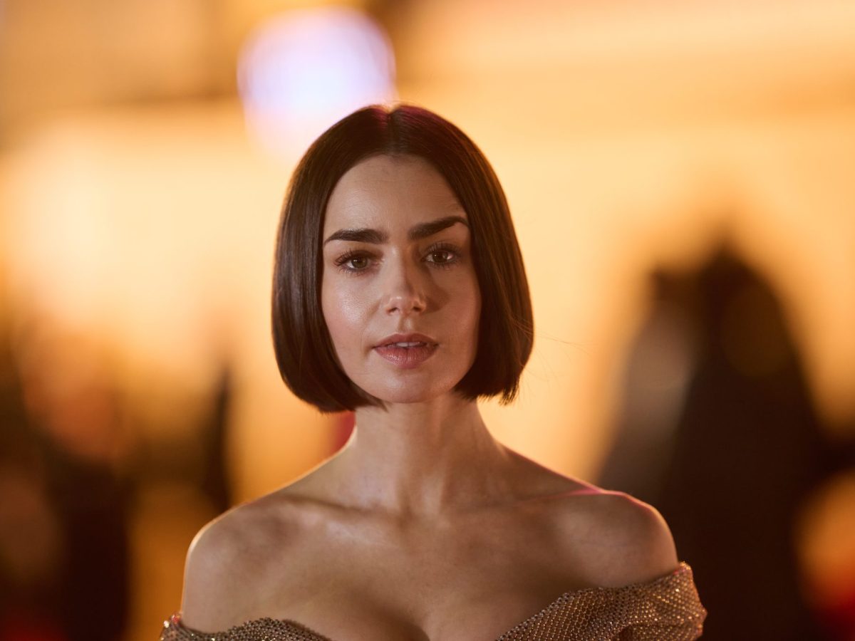 Beauty-Geheimnisse von Emily in Paris: Lily Collins schwört auf dieses 3-Euro-Produkt