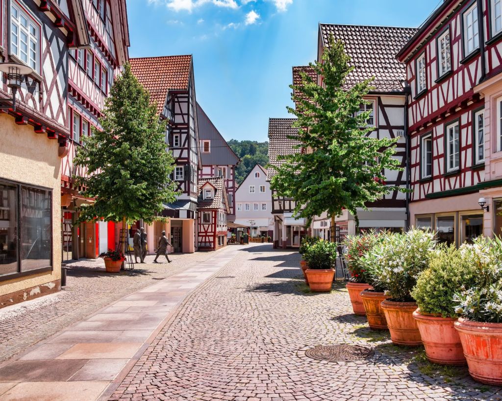 950 Jahre alt: Diese deutsche Stadt gilt als echter Geheimtipp – und war Heimat eines berühmten Künstlers!