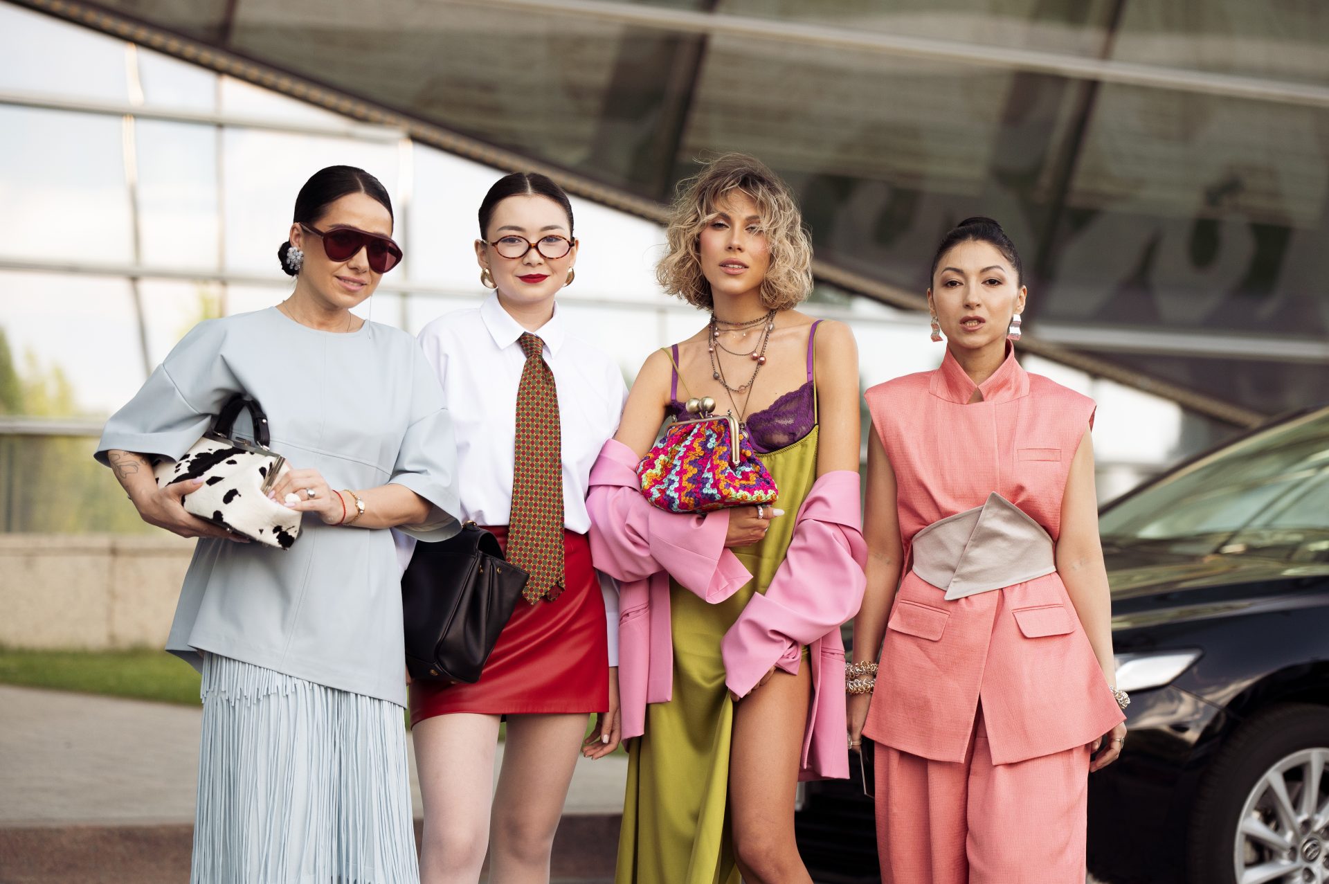 Y2K-Vibes-pur-Dieses-Accessoire-tragen-gerade-alle-in-New-York