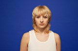 Der Gen Z Stare: Was genau steckt hinter dieser besonderen Mimik?
