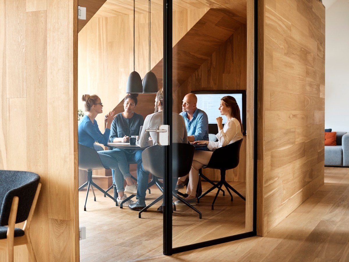 Meetings effizient gestalten: 7 Regeln, die Zeit und Nerven sparen