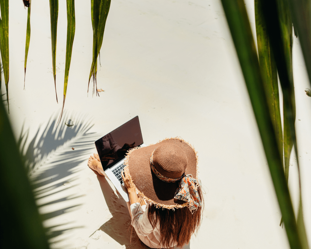 Frau mit Laptop