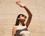 Frau in der Sonne