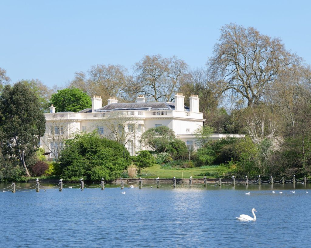 The Holme in London
